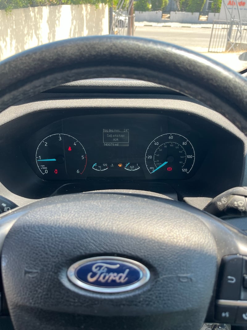 Ford Transit — 6