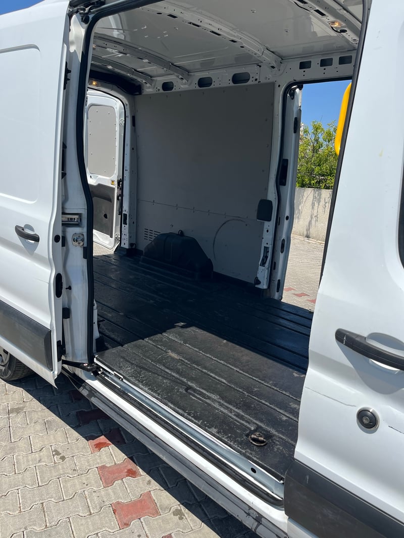 Ford Transit — 8