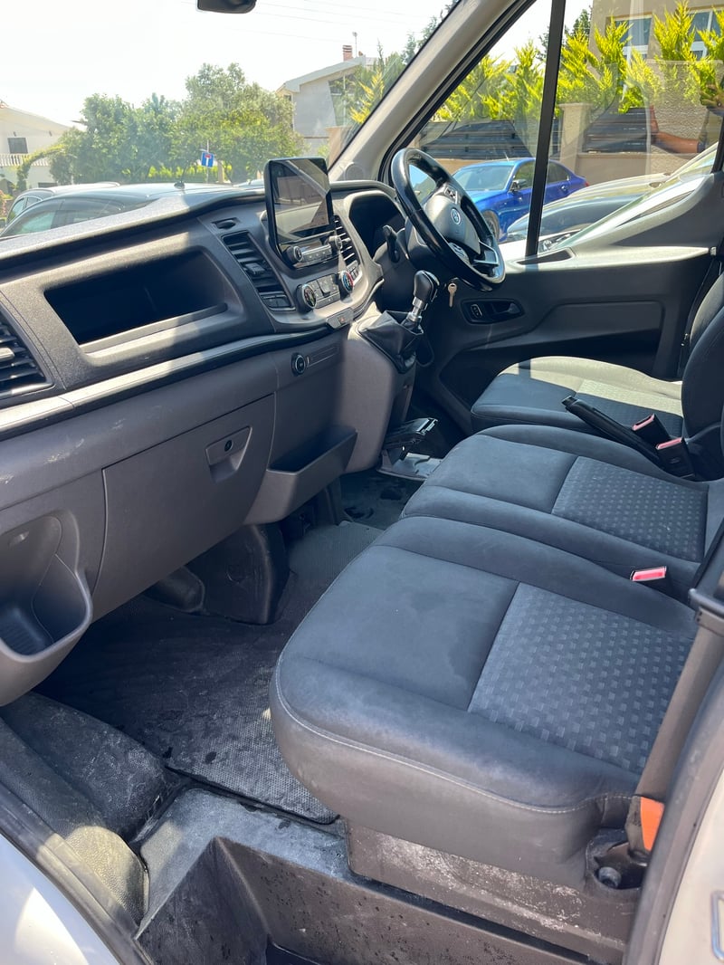 Ford Transit — 9