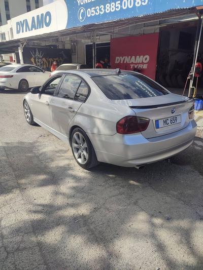 BMW 320i — 3